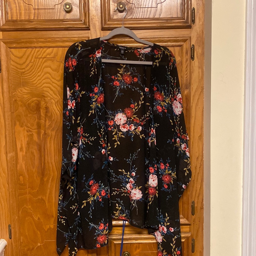 Torrid Black Floral Kimono